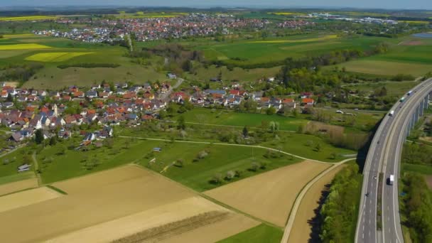 Vista Aérea Ciudad Muehlheim Neckar Primavera Durante Cierre Del Coronavirus — Vídeos de Stock