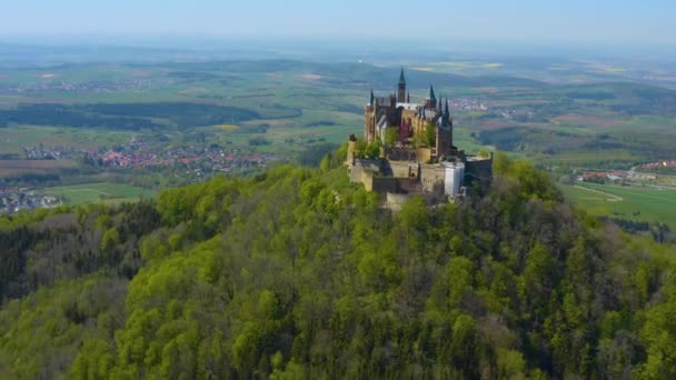 Luchtfoto Rondom Kasteel Hohenzollern Een Zonnige Dag Het Voorjaar — Stockvideo