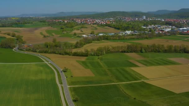 Güneşli Bir Günde Coronavirus Kilitlemesi Sırasında Ilkbaharda Moessingen Şehrinin Hava — Stok video