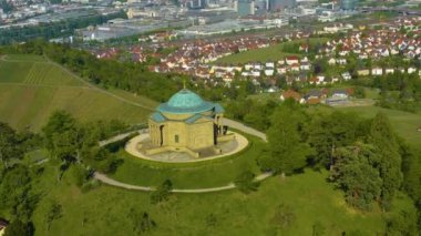 Stuttgart 'ta Wrttemberg tepesindeki Sepulchral Şapeli' nin hava görüntüsü..