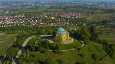 Stuttgart 'ta Wrttemberg tepesindeki Sepulchral Şapeli' nin hava görüntüsü..