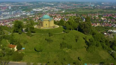 Stuttgart 'ta Wrttemberg tepesindeki Sepulchral Şapeli' nin hava görüntüsü..