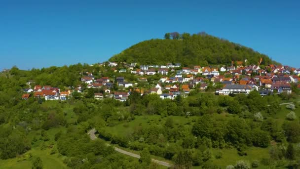 Vista Aérea Cidade Castelo Hohenstaufen Dia Ensolarado Primavera Durante Bloqueio — Vídeo de Stock