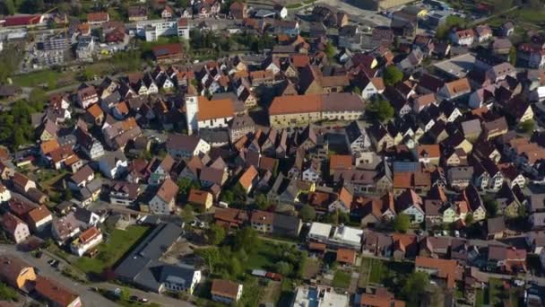 Letecký Pohled Obec Knittlingen Německu Slunečného Jarního Dne Během Uzamčení — Stock video
