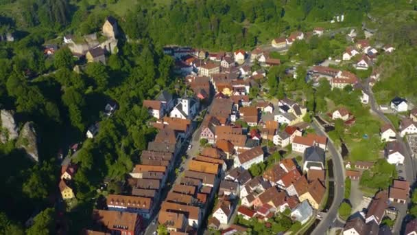 Aeriel Uitzicht Stad Pottenstein Duitsland Een Zonnige Dag Het Voorjaar — Stockvideo