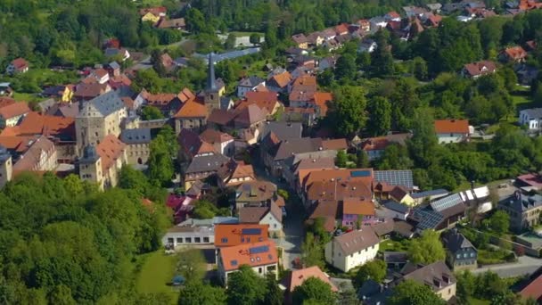Luftaufnahme Der Stadt Und Der Burg Thurnau Einem Sonnigen Frühlingstag — Stockvideo