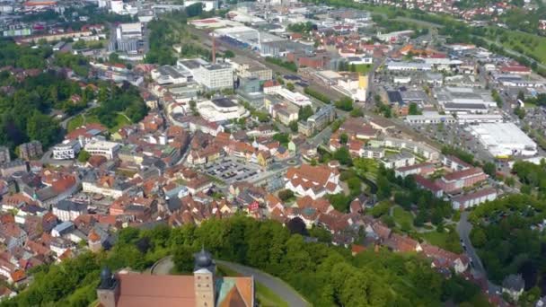 Vista Aérea Ciudad Kulmbach Alemania Día Soleado Primavera Durante Bloqueo — Vídeo de stock