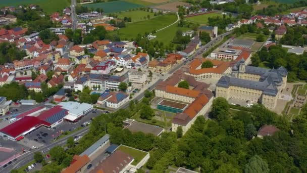 Aeriel Pohled Město Palác Werneck Německu Slunečného Jarního Dne Během — Stock video