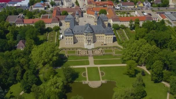 Aeriel Uitzicht Stad Paleis Werneck Duitsland Een Zonnige Dag Het — Stockvideo