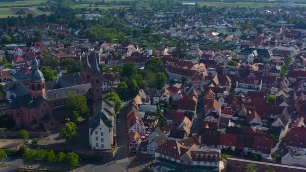 Flygfoto Över Staden Seligenstadt Tyskland Solig Dag Våren Coronavirusets Avstängning — Stockvideo