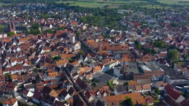 Vista Aérea Ciudad Seligenstadt Alemania Día Soleado Primavera Durante Bloqueo — Vídeo de stock