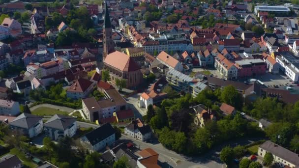 Widok Lotu Ptaka Miasto Dingolfing Niemczech Bawaria Słoneczny Wiosenny Dzień — Wideo stockowe