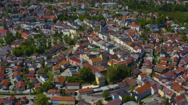 Vista Aérea Ciudad Traunstein Alemania Baviera Soleado Día Primavera Durante — Vídeo de stock
