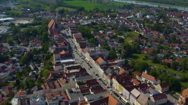 Αεροφωτογραφία Της Πόλης Neuoetting Στη Γερμανία Βαυαρία Μια Ηλιόλουστη Ανοιξιάτικη — Αρχείο Βίντεο
