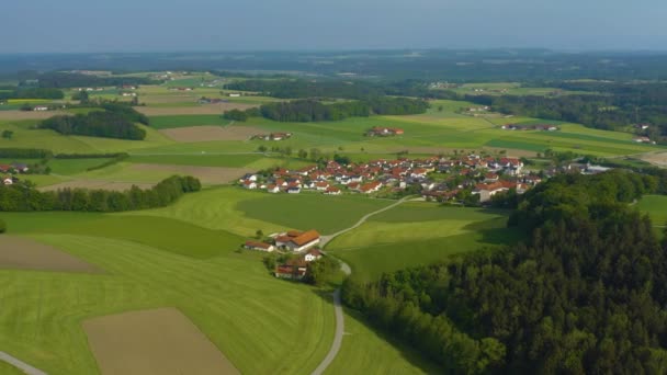 Almanya Reichertsheim Köyü Etrafındaki Hava Manzarası Güneşli Bir Ilkbahar Gününde — Stok video