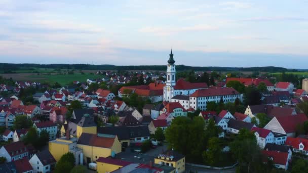 Αεροφωτογραφία Της Πόλης Altomunster Στη Γερμανία Βαυαρία Μια Ηλιόλουστη Ανοιξιάτικη — Αρχείο Βίντεο