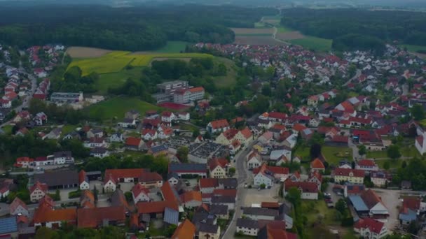 Flygfoto Över Staden Thierhaupten Tyskland Bayern Solig Vårdag Coronavirus Lockdown — Stockvideo