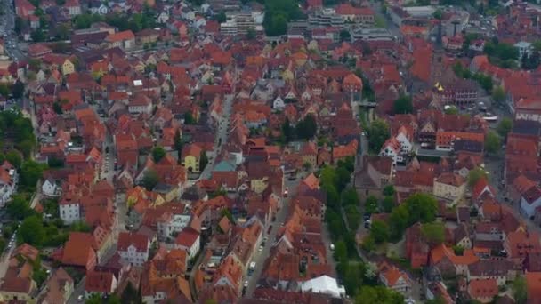 德国施瓦巴赫市的空中景观 巴伐利亚 一个阳光明媚的春日 在科罗纳维勒斯封锁期间 — 图库视频影像