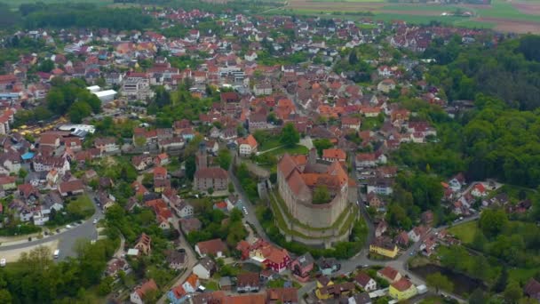 Légi Felvétel Város Cadolzburg Németországban Bajorország Egy Napos Tavaszi Napon — Stock videók