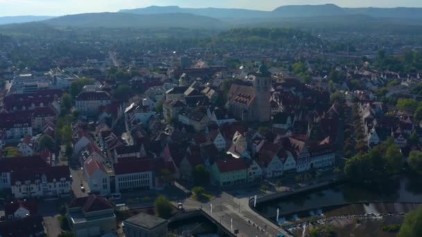 Вид Воздуха Город Нуэртинген Германии Солнечный Весенний День Время Блокировки — стоковое видео