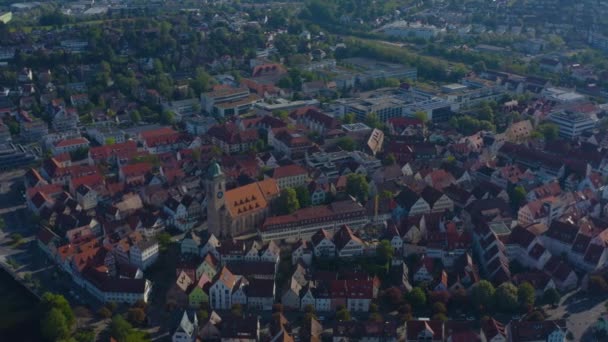 Vista Aérea Cidade Nuertingen Alemanha Dia Ensolarado Primavera Durante Bloqueio — Vídeo de Stock