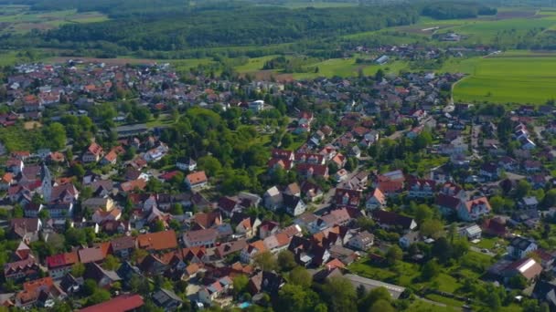 Vista Aérea Ciudad Aichelberg Alemania Soleado Día Primavera Durante Cierre — Vídeos de Stock