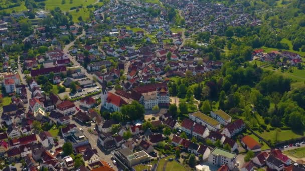 Flybilde Byen Donzdorf Tyskland Solrik Vårdag Nedstengningen Kronaviruset – stockvideo