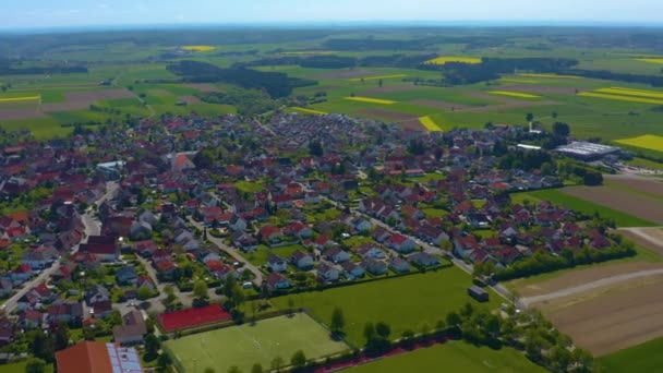 Veduta Aerea Della Città Boehmenkirch Germania Una Soleggiata Giornata Primaverile — Video Stock