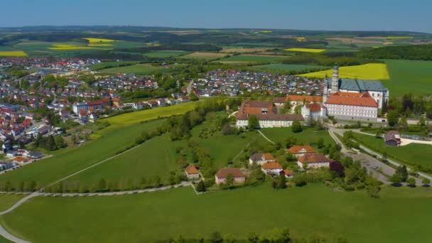 Légi Kilátás Kolostor Város Neresheim Németországban Bajorország Egy Napsütéses Tavaszi — Stock videók