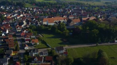 Almanya 'daki Şairlerin hava görüntüsü, Bavyera Güneşli bir bahar gününde Coronavirus tecridi sırasında.