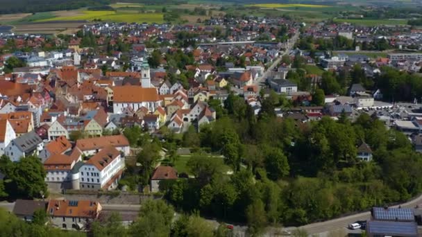 Luchtfoto Van Stad Abensberg Duitsland Beieren Een Zonnige Lentedag Tijdens — Stockvideo