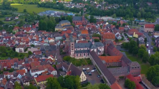 Almanya Nın Amorbach Kentinin Aeriel Manzarası Baharda Bulutlu Bir Günde — Stok video