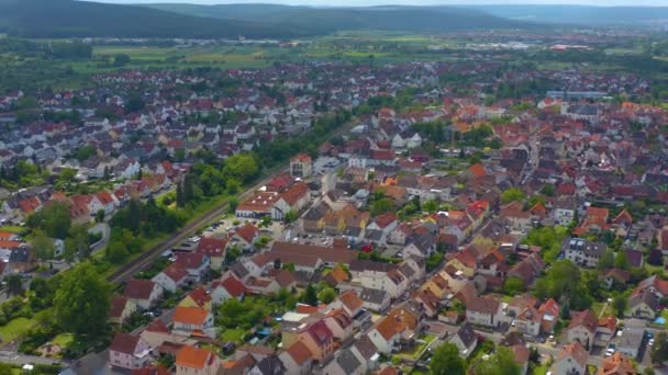 春天的阴天 德国萨尔兹巴赫市的空中景观 — 图库视频影像