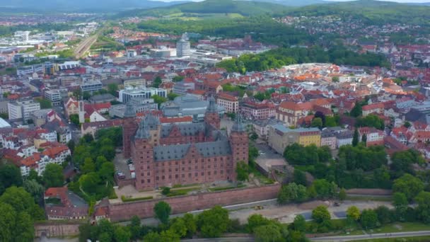 Vista Aérea Ciudad Aschaffenburg Alemania Día Nublado Primavera Durante Bloqueo — Vídeos de Stock