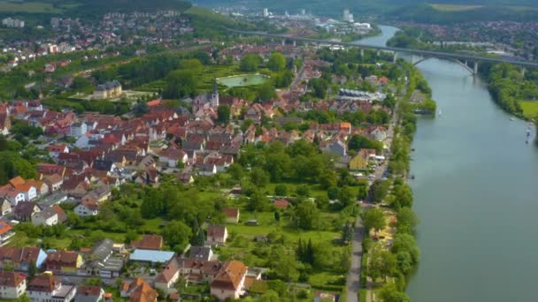 Baharda Güneşli Bir Günde Almanya Nın Veitshoechheim Kentinin Aeriel Manzarası — Stok video