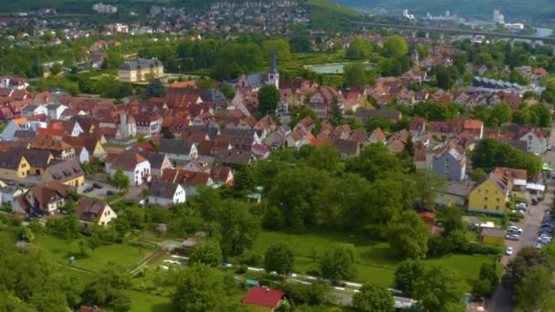 Vista Aérea Ciudad Veitshochheim Alemania Día Soleado Primavera Durante Bloqueo — Vídeos de Stock