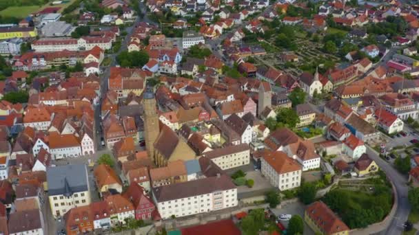 Aeriel Uitzicht Stad Volkach Duitsland Een Zonnige Dag Het Voorjaar — Stockvideo