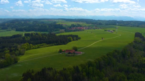 晴れた春の日には バイエルン州ドイツのボーヘン村周辺の空中風景 — ストック動画