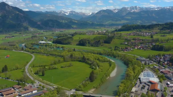 Luftaufnahme Der Stadt Immenstadt Allgau Einem Sonnigen Frühlingstag Während Der — Stockvideo