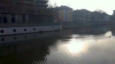 Almanya 'nın Heilbronn şehrinde Aralık ayının güneşli bir sabahında Noel' den önce. 