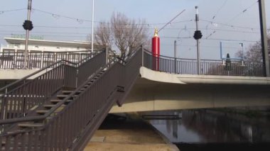 Almanya 'nın Heilbronn şehrinde Aralık ayının güneşli bir sabahında Noel' den önce. 