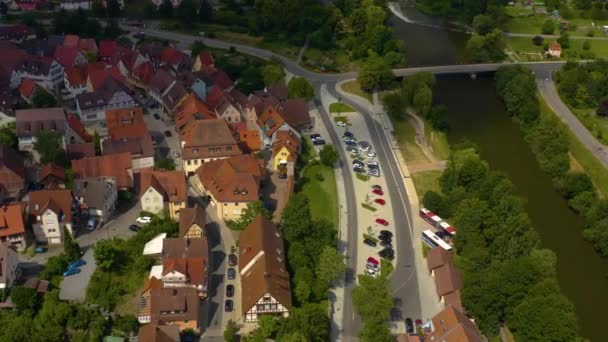 Luftaufnahme Der Altstadt Der Stadt Forchtenberg Deutschland Einem Bewölkten Tag — Stockvideo
