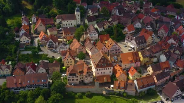 Vista Aérea Del Casco Antiguo Ciudad Forchtenberg Alemania Día Nublado — Vídeos de Stock