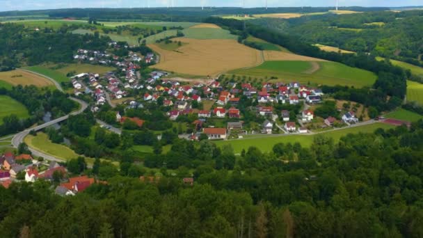 Widok Lotu Ptaka Wokół Wsi Ohrnberg Niemczech Słoneczny Dzień Wiosną — Wideo stockowe