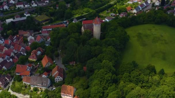 Luftaufnahme Der Altstadt Von Möckmühl Deutschland Einem Bewölkten Tag Frühling — Stockvideo