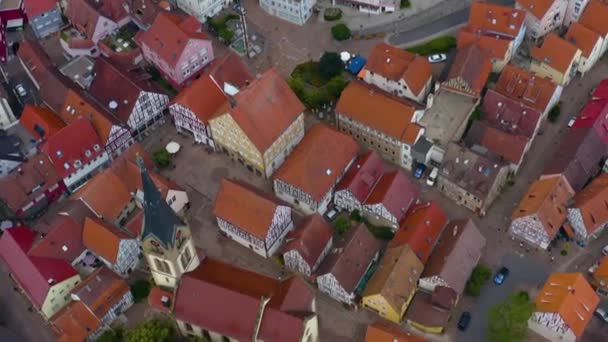 Vista Aérea Cidade Velha Moeckmuehl Alemanha Dia Nublado Primavera — Vídeo de Stock