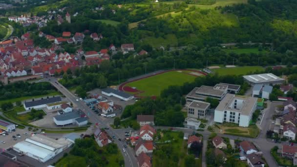 Flygfoto Över Gamla Stan Staden Moeckmuehl Tyskland Molnig Dag Våren — Stockvideo