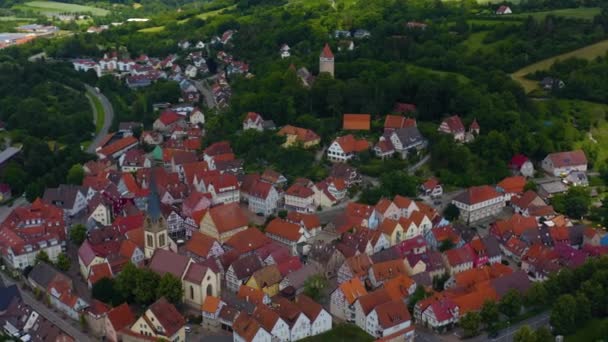 Almanya Nın Moeckmuehl Kentinin Havadan Görünüşü Baharın Bulutlu Bir Gününde — Stok video