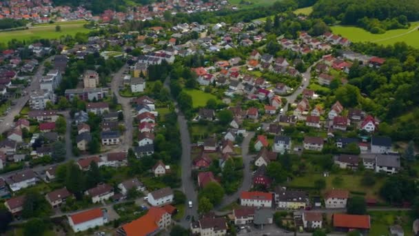 Almanya Nın Moeckmuehl Kentinin Havadan Görünüşü Baharın Bulutlu Bir Gününde — Stok video