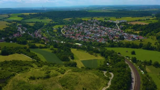 Szeroki Widok Powietrza Miasto Herbolzheim Niemczech Słoneczny Dzień Wiosną — Wideo stockowe